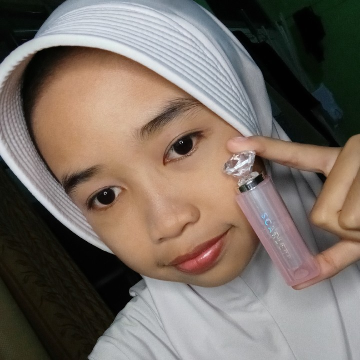 Glass Glow Tinted Lip Balm  - Peachy Glaze imgfdn-5ddbc754-1272-42f4-b596-f6b3fa46c01f