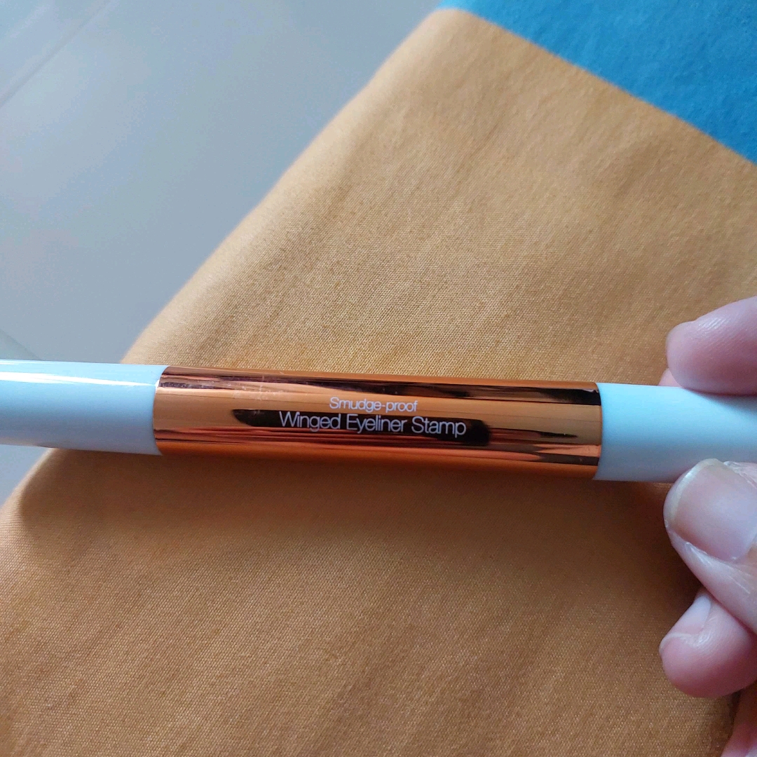 Black Double Head Cat Eyeliner - Black imgfdn-9b498925-b1c6-4079-b6d8-d76bb5324f3c