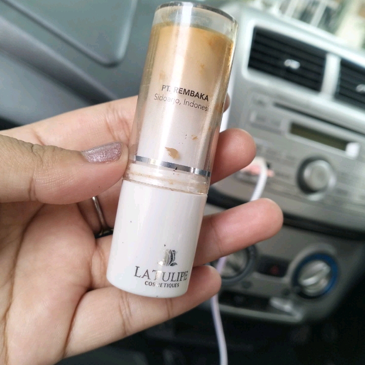 Ultra Smooth Foundation Stick - 02 Cashew imgfdn-b36451ae-5077-475a-a5e0-31a4dd4f284a