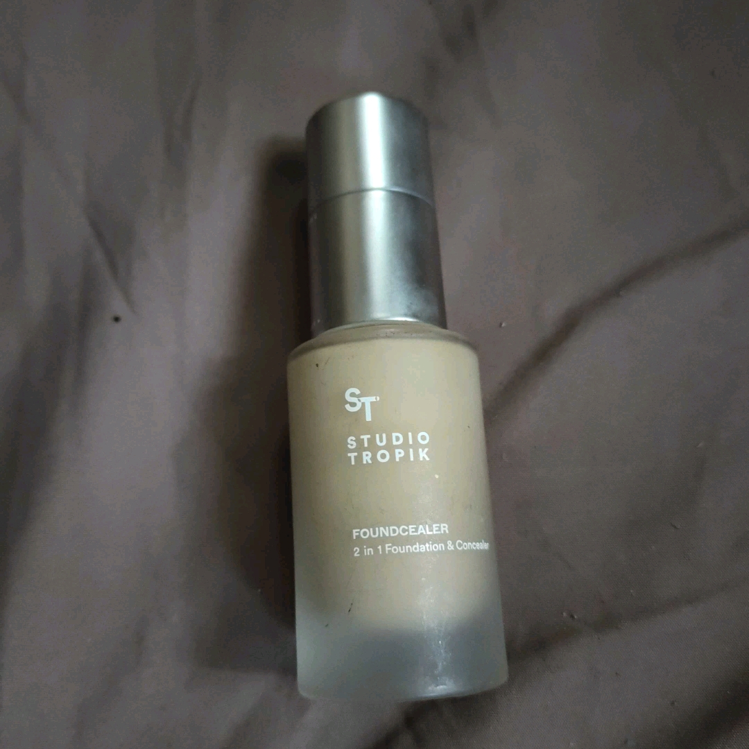 Foundcealer 2 in 1 Foundation & Concealer - N03 imgfdn-c8c79792-02a4-49cc-b3ae-49d381561631