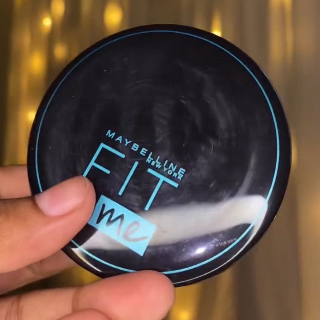 Fit Me! Matte + Poreless 16H Oil Control Compact Powder - 118 Light Beige imgfdn-6e3320ce-df54-4051-a31e-ba9e4b1662f7