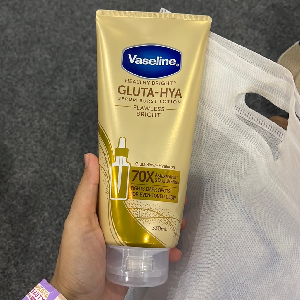 Healthy Bright Gluta-Hya Serum Burst Lotion - SPF 50 PA+++ Luminous Defense imgfdn-82da2113-7eeb-4dde-b220-cf039e56f177