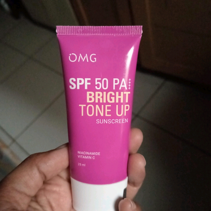 Bright Tone Up Sunscreen SPF 50 PA++++ imgfdn-b2723660-4206-42c3-b020-e0f723c3396e