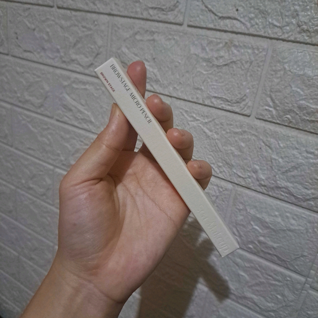 Browstage Micro Pencil 2in1 with Browstage and Spoolie - Brown Stage imgfdn-f8afe633-0685-4ab7-b241-86c309888515