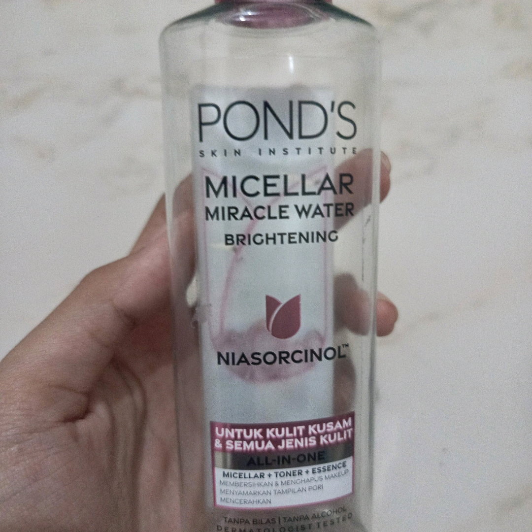 Brightening Micellar Miracle Water All-In-One imgfdn-d3cc4911-8f22-4231-a0ff-b44e04346722