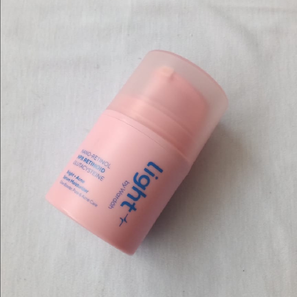 lightMoisturizer HPR Retinoid Bright + Acne Serum Moisturizer imgfdn-dfc13834-e8aa-4e47-8a07-8a022c2de96d