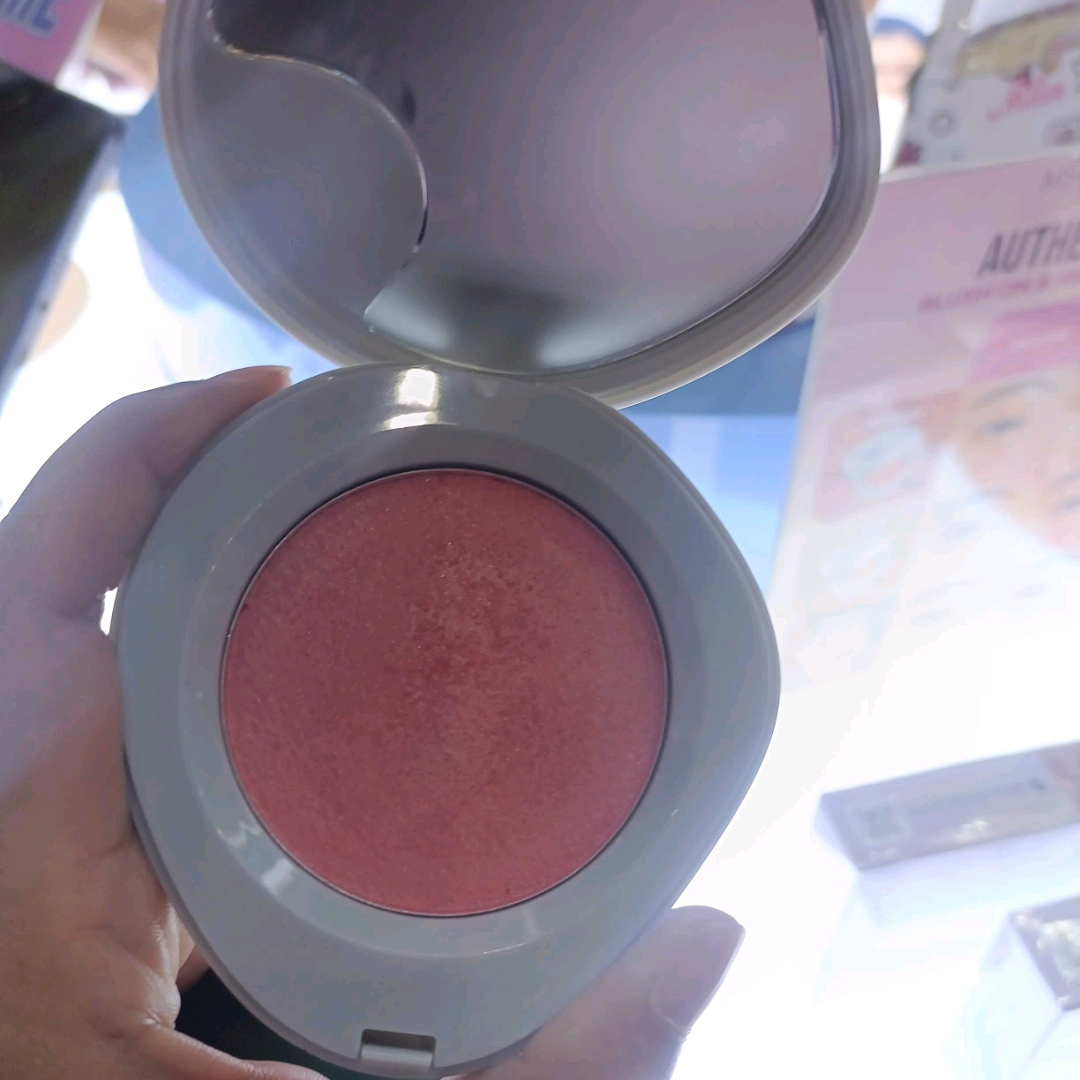 Hay to Shine Loose Powder - Natural imgfdn-416b7cc6-ec5c-4f4c-adce-cb0acfcb3830