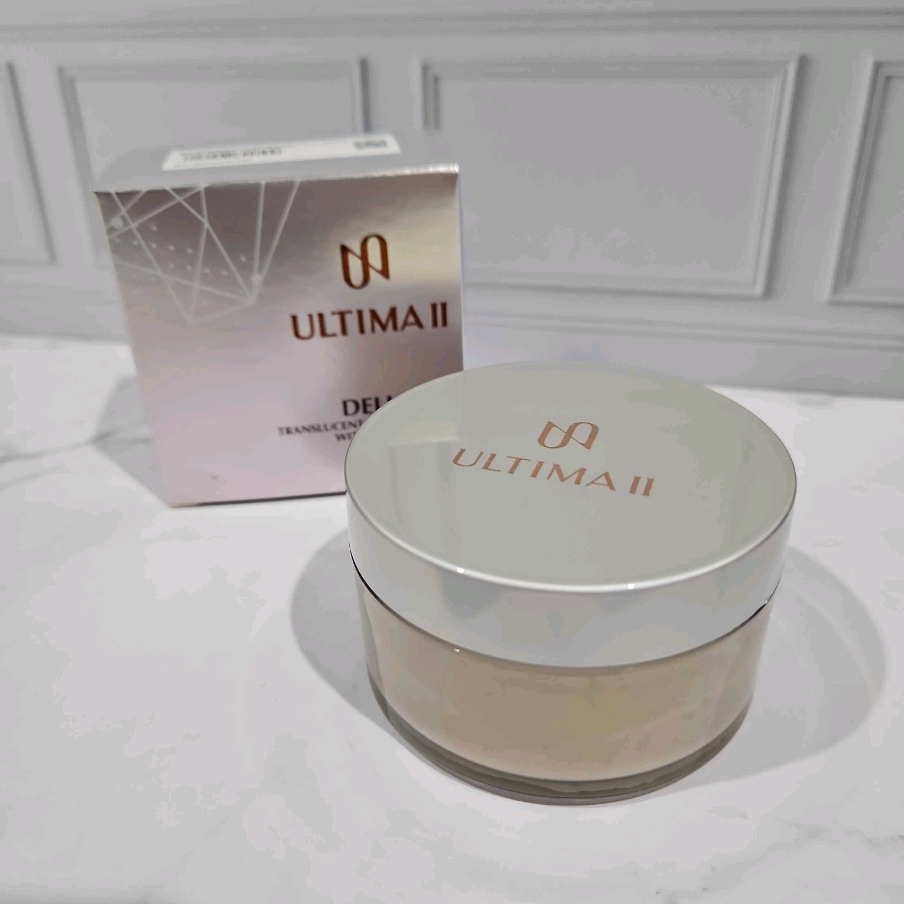 Delicate Translucent Face Powder With Moisturizer - Light imgfdn-5aafdfef-2e61-4ec2-b0d8-12a854a7c67c