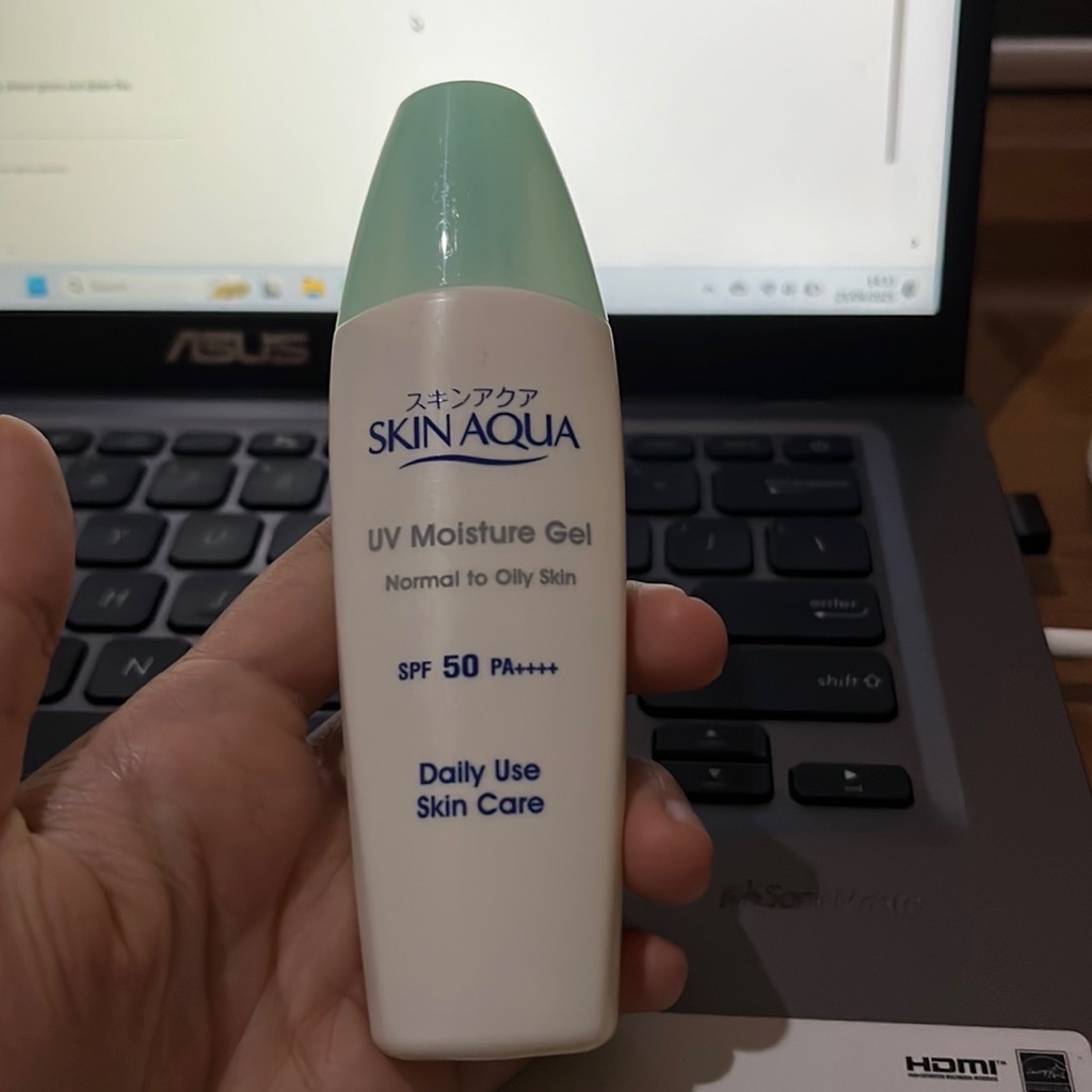 UV Moisture Gel imgfdn-87032f7d-90ef-4b74-9046-f0cbc81b65cf