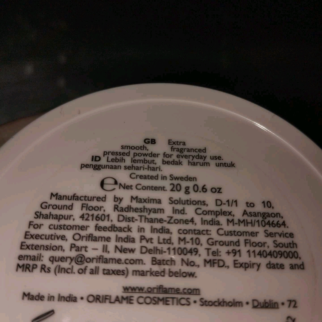 On Colour Face Powder - Light imgfdn-ba68cd9e-eb9e-4c6c-a9c8-1c42907e8c76