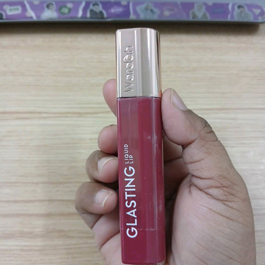 Glasting Liquid Lip - 11 Petal Blush imgfdn-032b3785-f403-489e-ad27-a48c4c5564a5