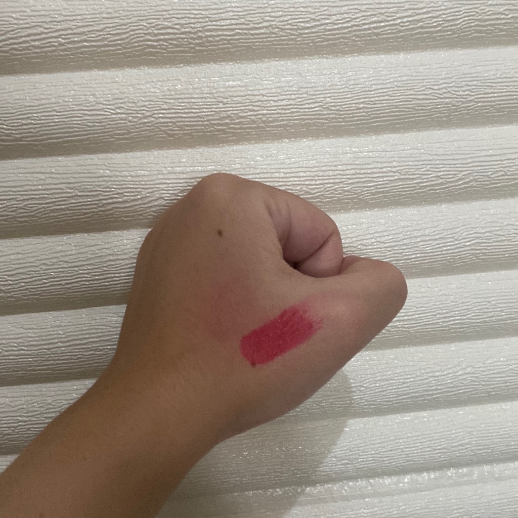 Watercolor Hydrating Lipstick - Red Velvet imgfdn-8734f52f-dde5-4627-85fa-6697aa862189