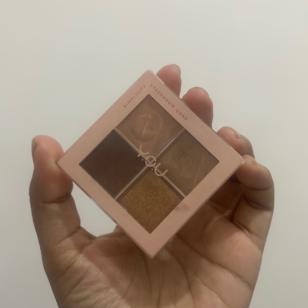 Simplicity Eyeshadow Quad - Street imgfdn-847b0498-cf87-4824-a699-92335b3a8b52