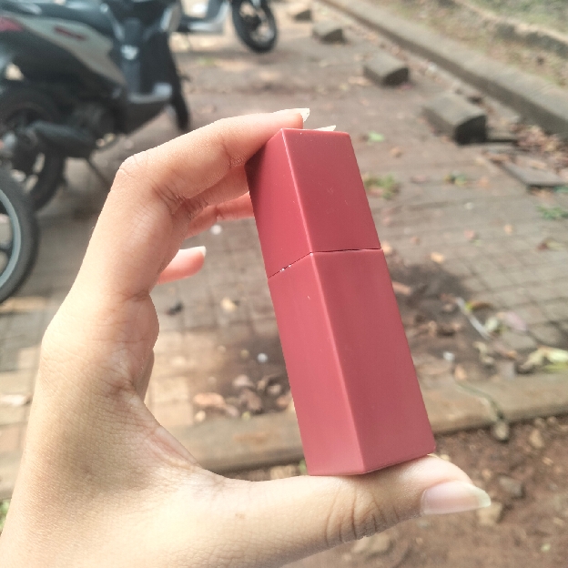 Lacquer Shake Lip Ink - Negroni imgfdn-541acf9a-1f60-4264-ad33-6f65831d5342