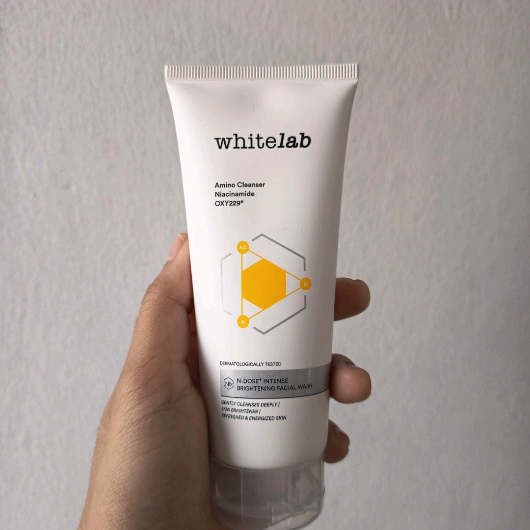 Brightening Facial Wash imgfdn-47175df1-19b3-4d5f-9a6a-37b0906bd9a6