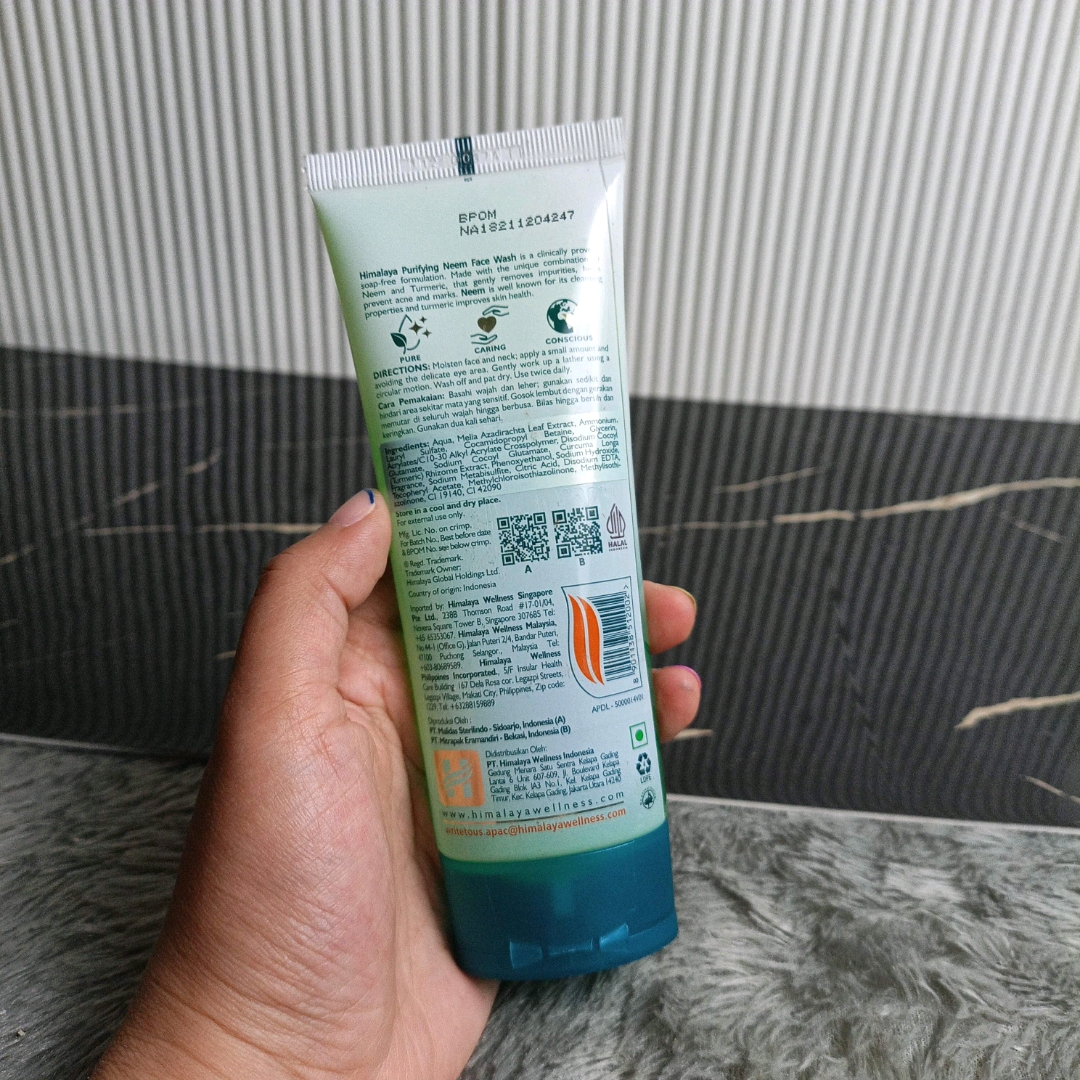 Purifying Neem Face Wash imgfdn-049750f7-bec9-45f9-ab7c-049dc7de8d5a