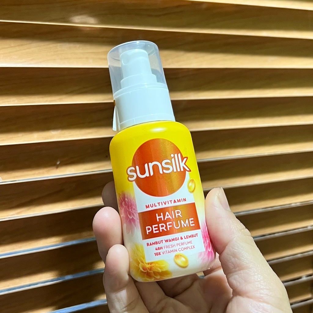 Silky Smooth Multivitamin Hair Perfume imgfdn-a1299549-6c0e-42e6-97d2-7de24e3c0f9b