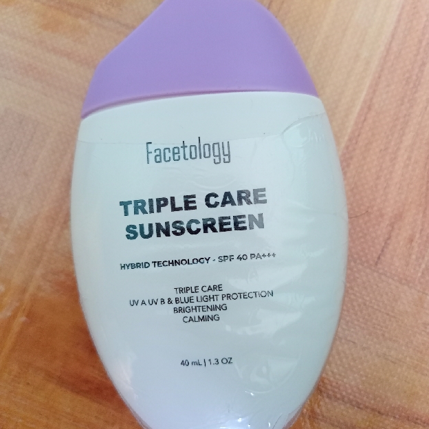 Triple Care Sunscreen SPF 40 PA+++ imgfdn-b0b592d4-b6e9-4f4c-a432-58fc693327e4
