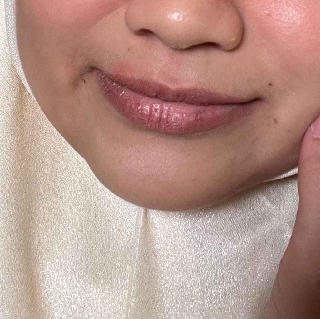 Forever Stay Comfort Lip Glaze - 02 Hustle imgfdn-c75cf43b-84be-4ea7-bbd8-20a97ebaa5c2