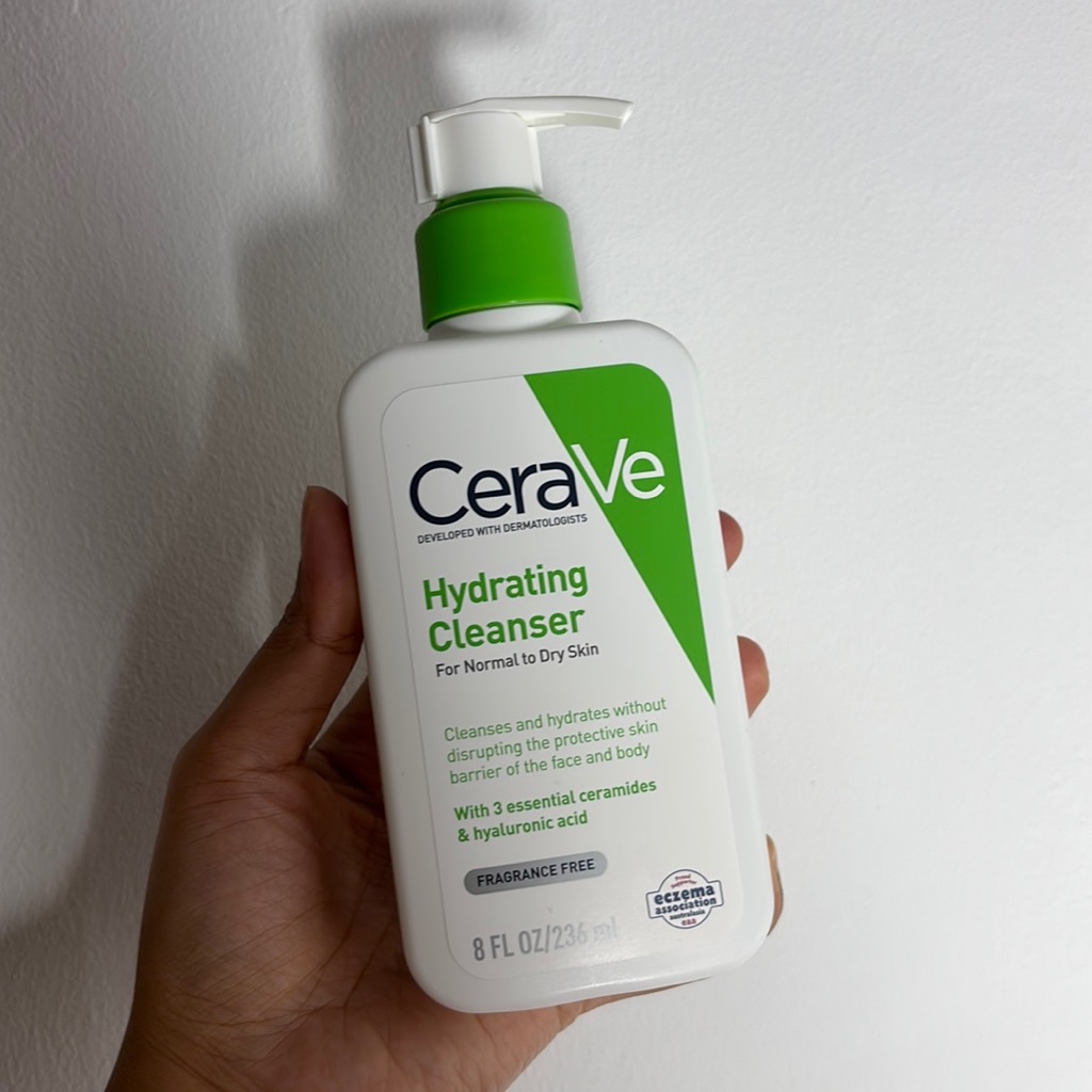Hydrating Cleanser imgfdn-dd0e530b-4b10-4ca7-bdb9-6a06c1d1f78f
