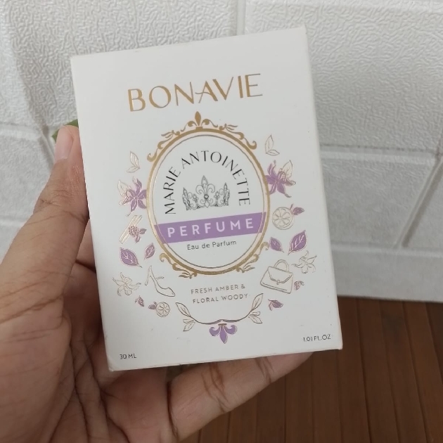 Eau De Parfum - Marie Antoinette imgfdn-3e495e33-c17a-41cd-8fd8-a6df9bdc2867