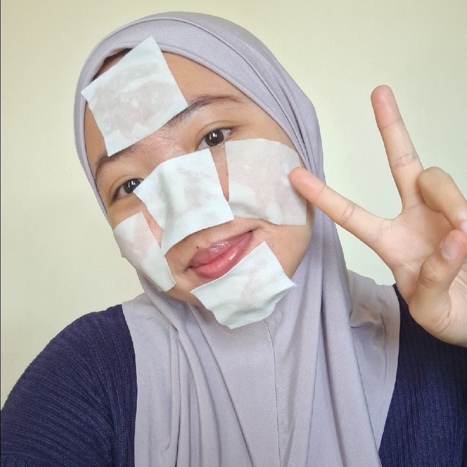 Licorice Milky Spotlight Toner imgfdn-986cf8fa-d6a5-4d14-a30f-be522616d1aa