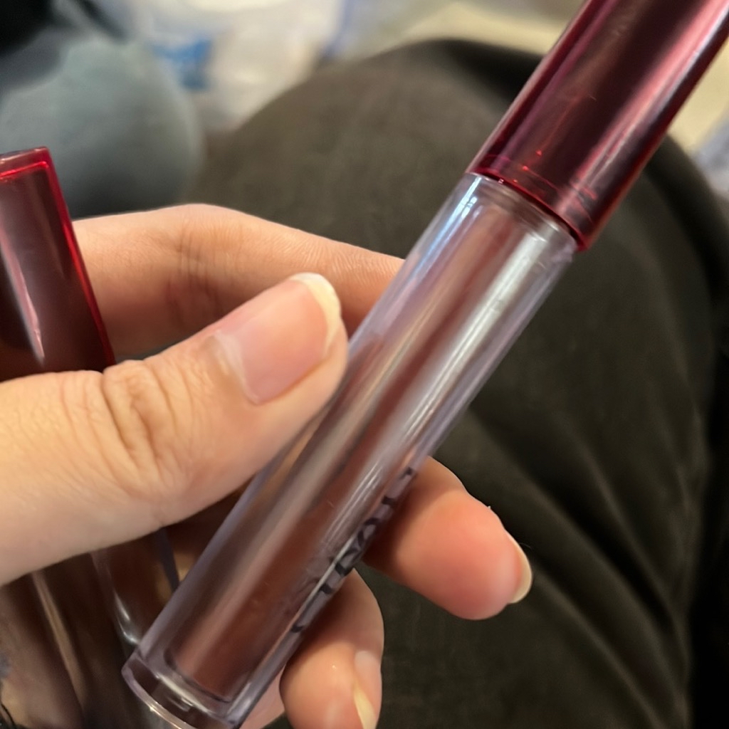 Oh My Glam Mattelast Lip Cream - 19 Spiced imgfdn-8768ff66-c285-41aa-93f2-199531cdee95