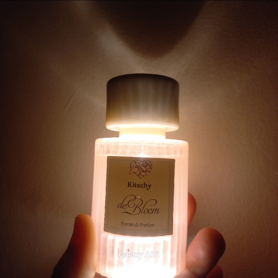 x Rania De Bloem EDP imgfdn-c51b97e9-083a-41a8-9c5e-4dcb242a671c