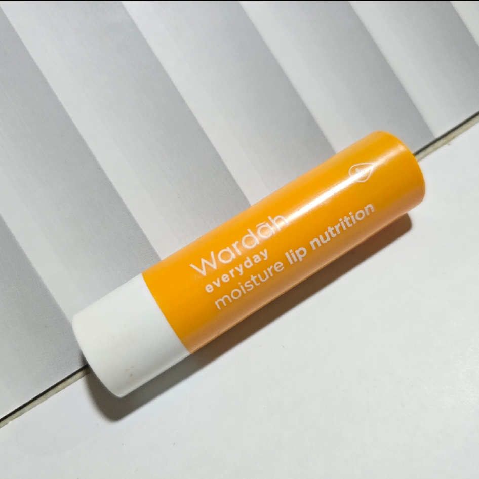 Everyday Moisture Lip Nutrition - Honey imgfdn-b6288e5d-57c2-425f-87ae-8692ed4d3d6f