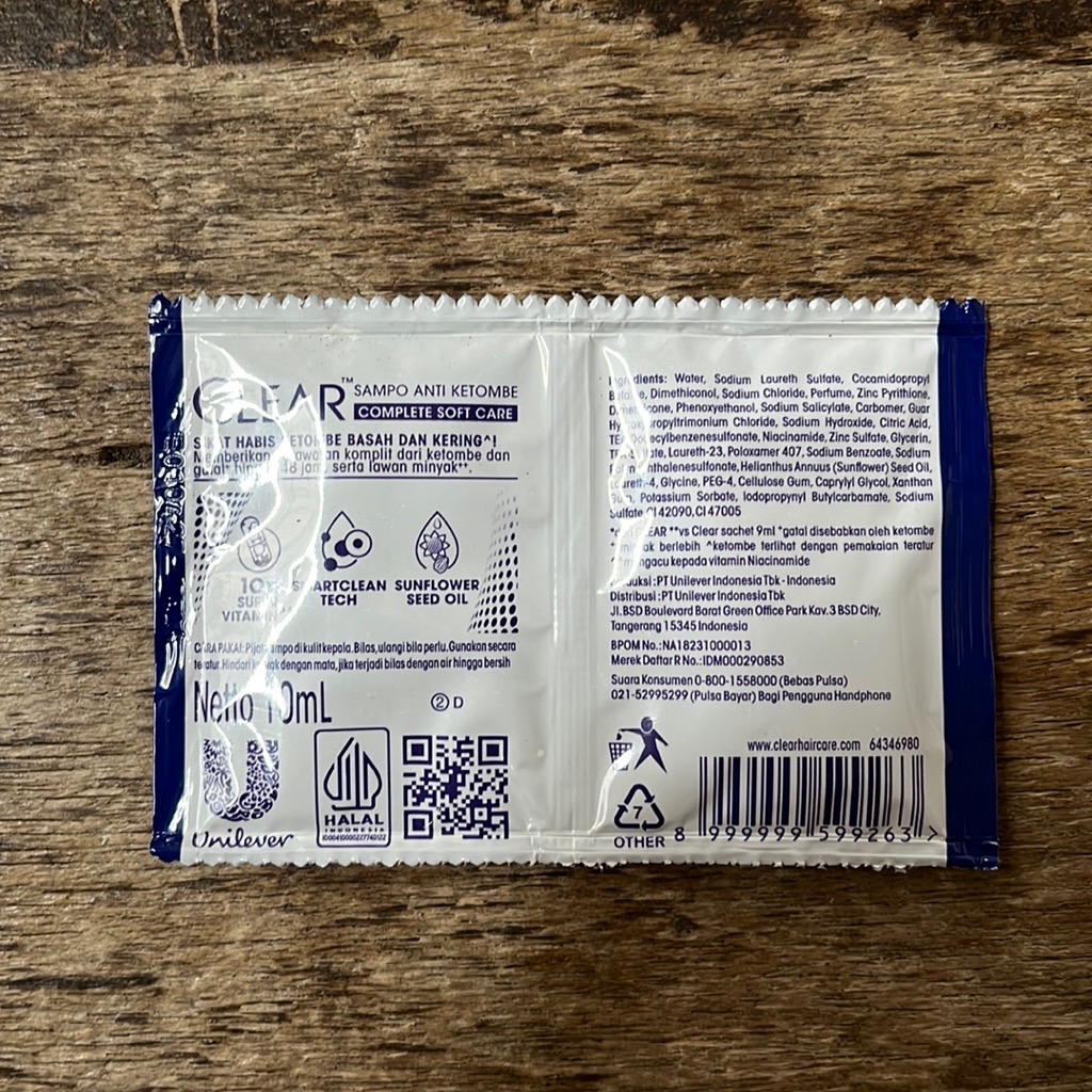 Perawatan Komplit Sampo Anti Ketombe  imgfdn-50a1610c-bd60-4488-808e-f6630b64f3a2