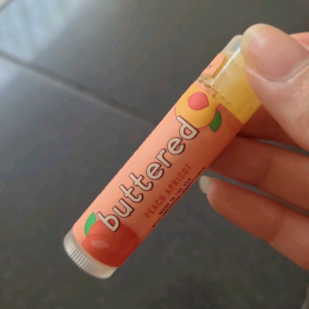 Premium Lip Balm SPF 15 - Peach Apricot imgfdn-b086fb1e-e067-4e1c-9c52-4c4bc44d28ef