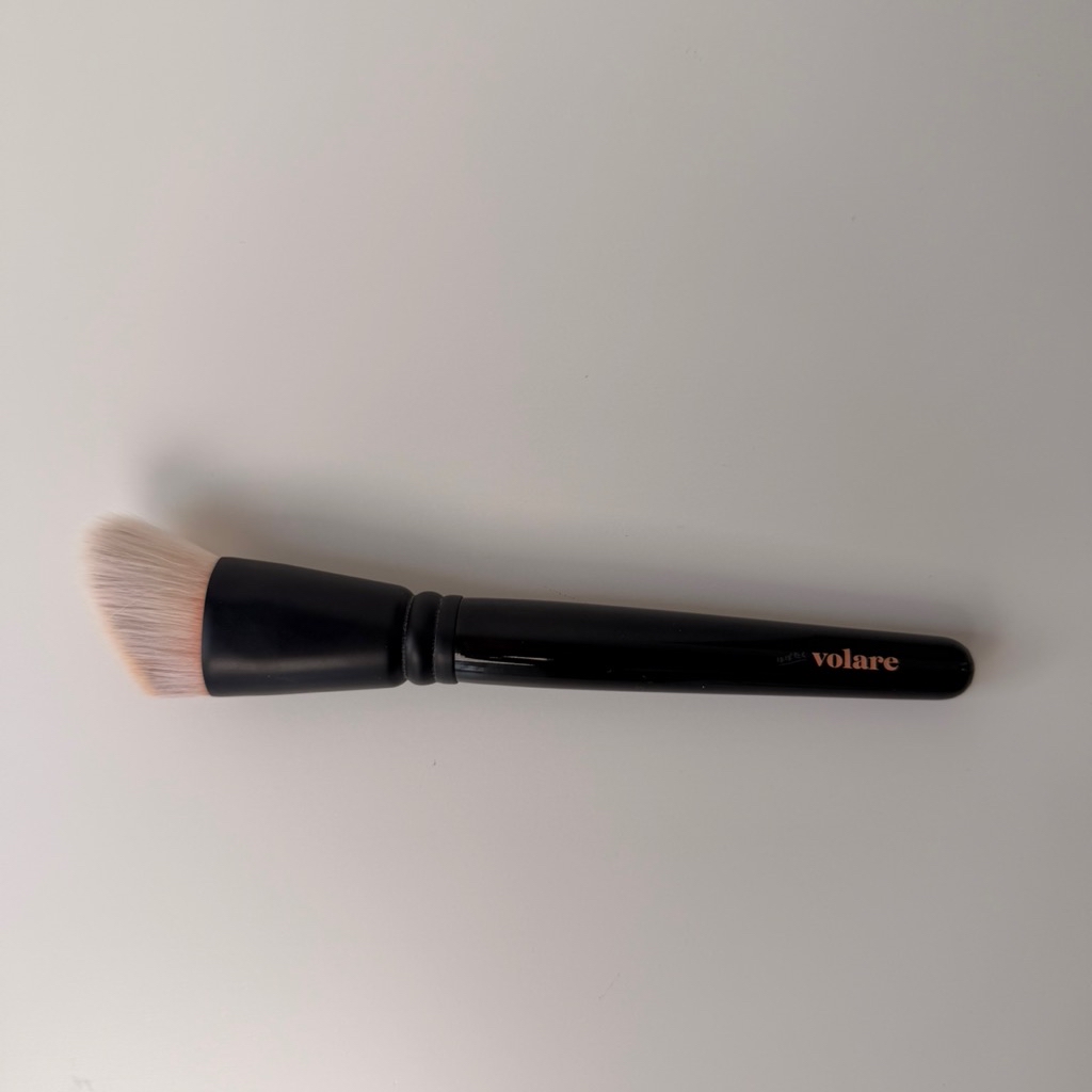 F01 - Foundation brush imgfdn-bbbc03e5-0d67-4344-83b1-8ed8f83f408d