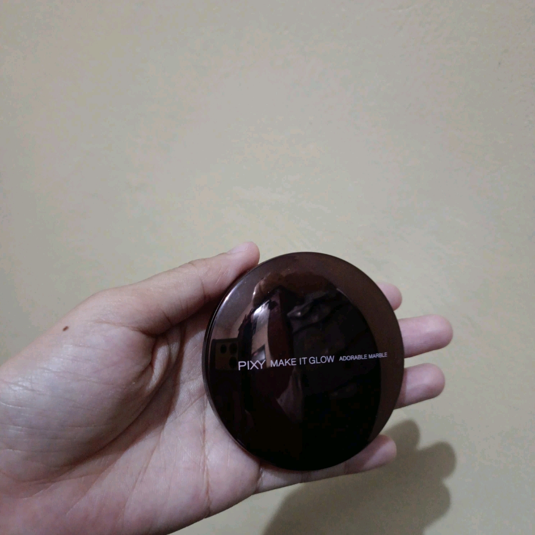  Make It Glow A Whole New Glow Highlighter  -  02 Shimmering White imgfdn-bb227304-db5a-4bb5-b4c0-1590f458f4bf