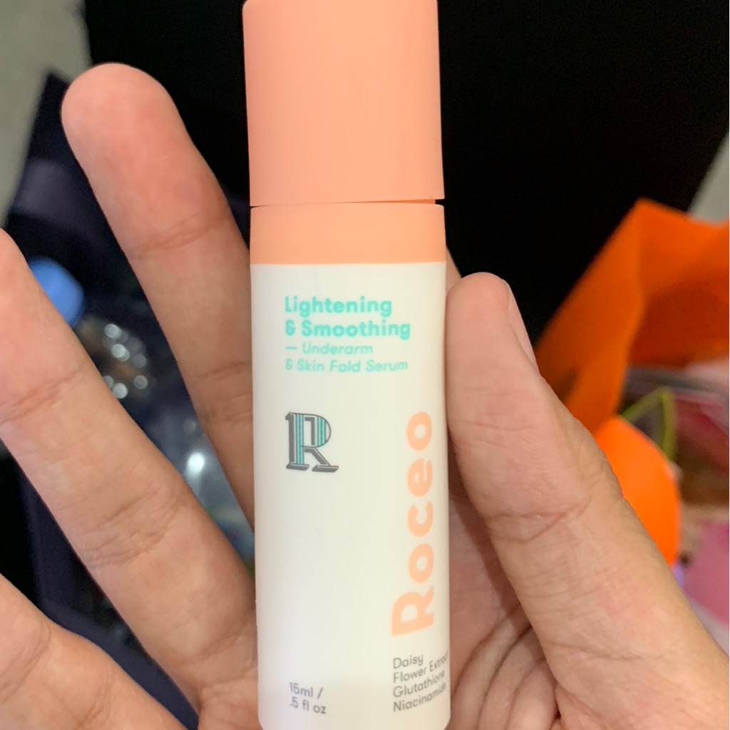 Active White Brightening and Moisturizing Body Serum imgfdn-ac68b2a8-cb85-4d8b-a30e-09a82a0e1567