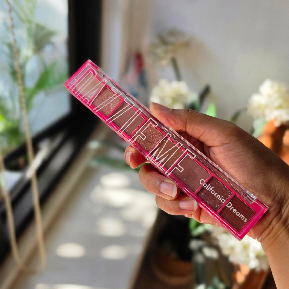 The World Traveler Eyeshadow Palette - 02 California Dreams imgfdn-33f2ce7b-8344-4120-8620-13b5eb8d6783