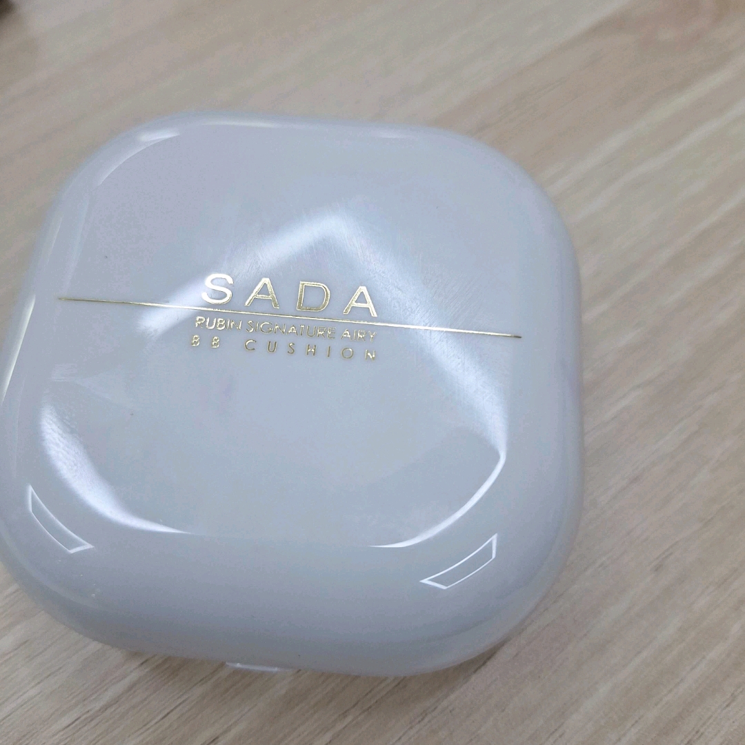 Rubin Signature Airy BB Cushion - Light Neutral imgfdn-8c96cc9e-f173-4b34-a3d8-a2b43be3c260