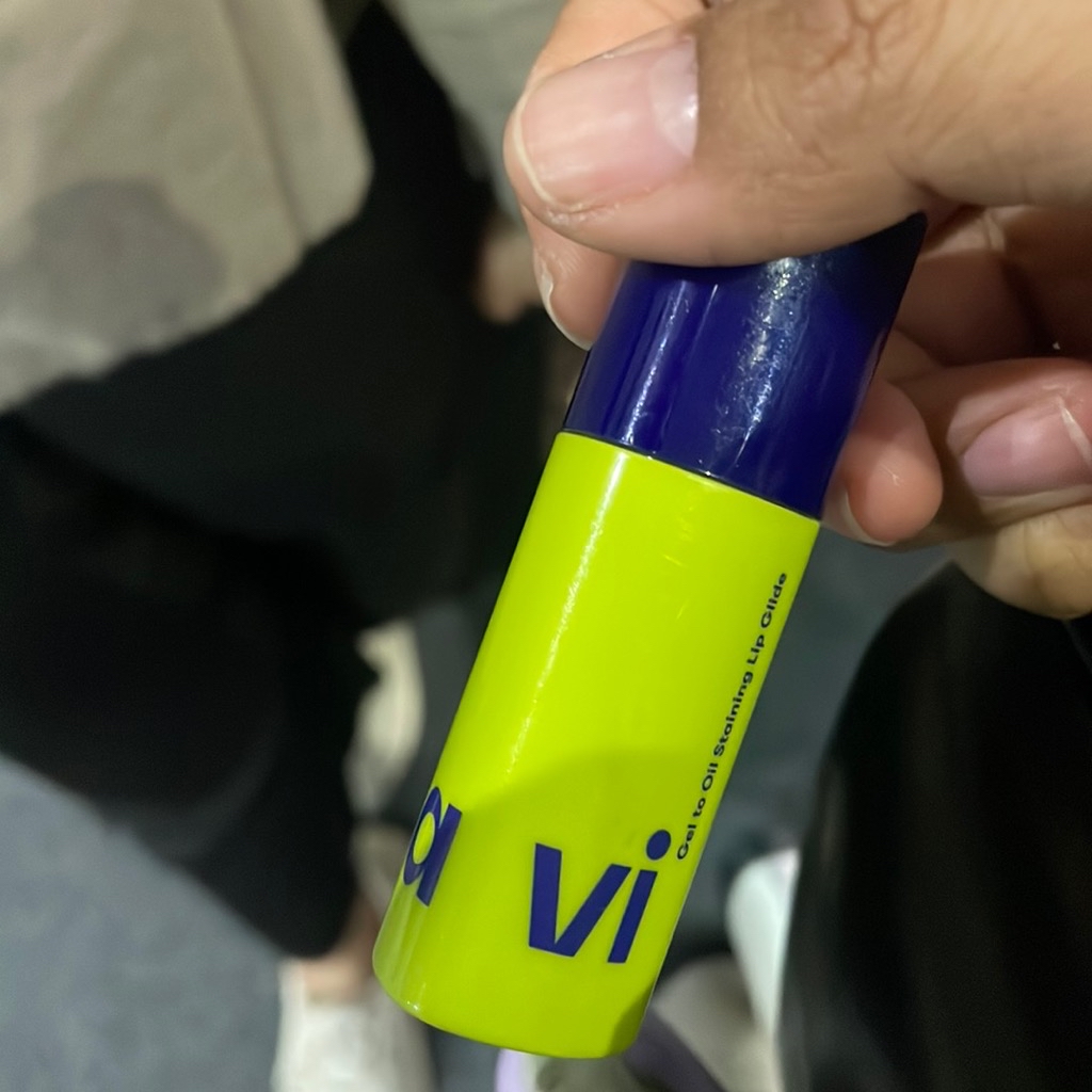 Gel to Oil Staining Lip Glide - 05 Hibiscus imgfdn-f0574235-f362-4243-aea7-70b8d15de2f3
