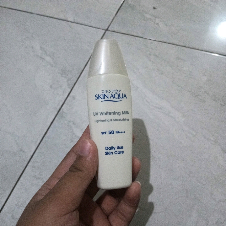 UV Whitening Milk imgfdn-509f8541-e627-45f5-aebd-ccdaba6104b4