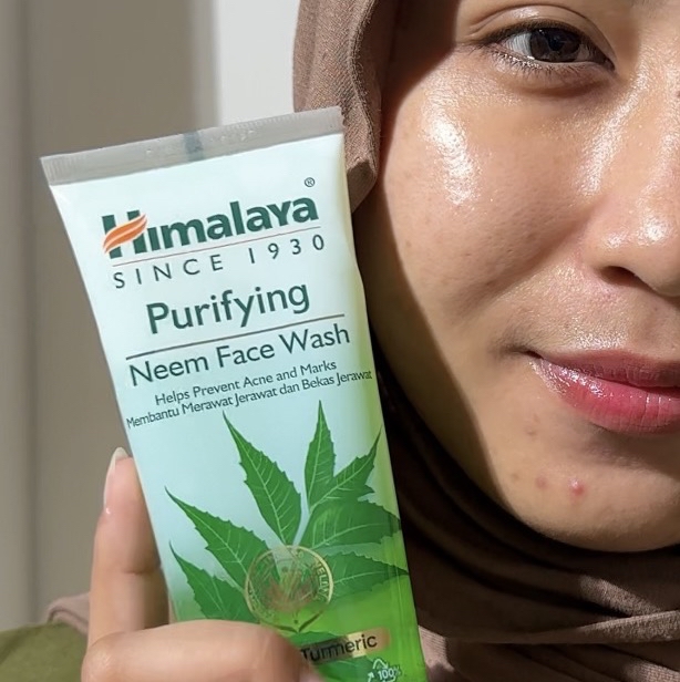 Purifying Neem Face Wash imgfdn-1935b3bf-43f5-46f8-9b32-061b7a772353