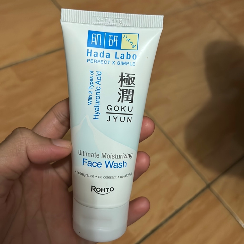 Gokujyun Ultimate Moisturizing Face Wash imgfdn-80aa77ec-138a-441b-8e7b-e545314bf098