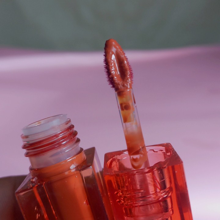 Glassy Lip Tint - 03 Spring imgfdn-8937896b-5455-42a4-bb23-fa06cd4e04de