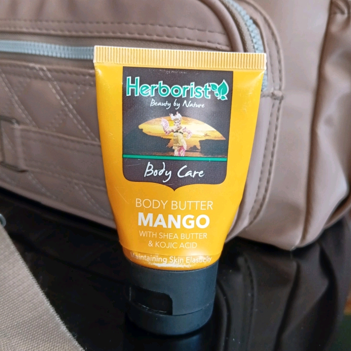 Body Butter with Shea Butter - Mango imgfdn-91e5e6f7-9f5f-4b1d-9dc9-fbfef6666124