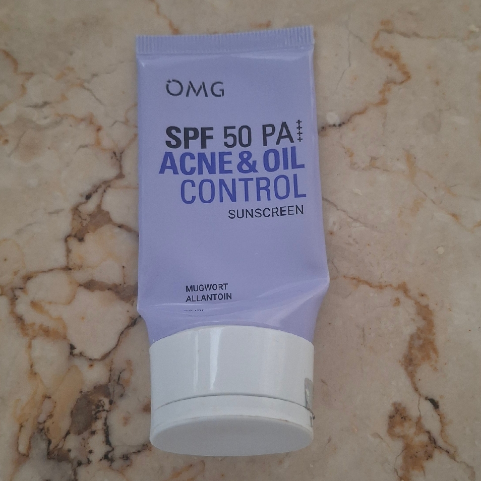 SPF50 PA++++ Acne & Oil Control imgfdn-29a1a715-1e7b-432f-a5fc-eadce22c25d5