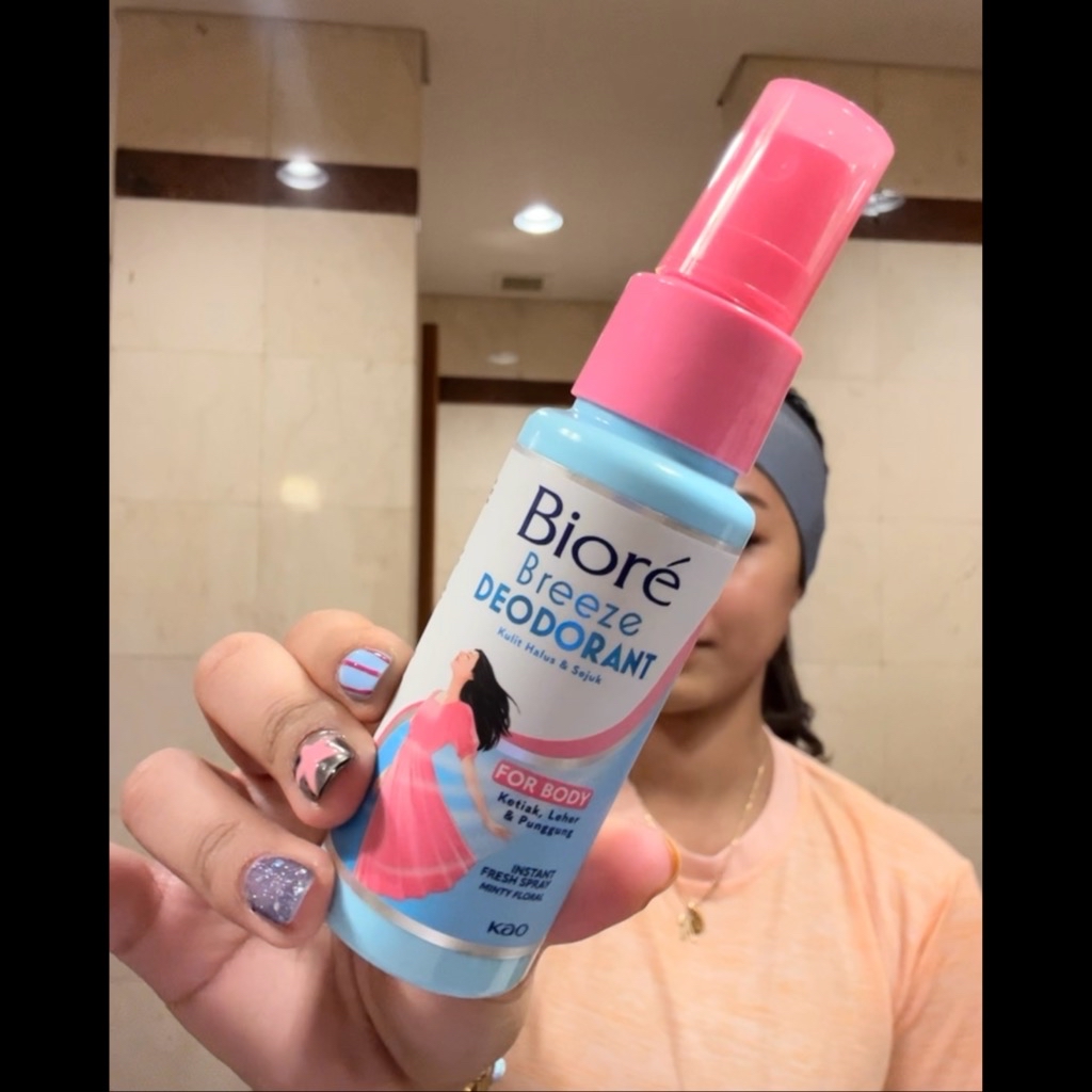 Breeze Deodorant Instant Fresh Spray - Minty Floral imgfdn-062bbaf8-cb18-419f-a7fb-02d70e2b202d