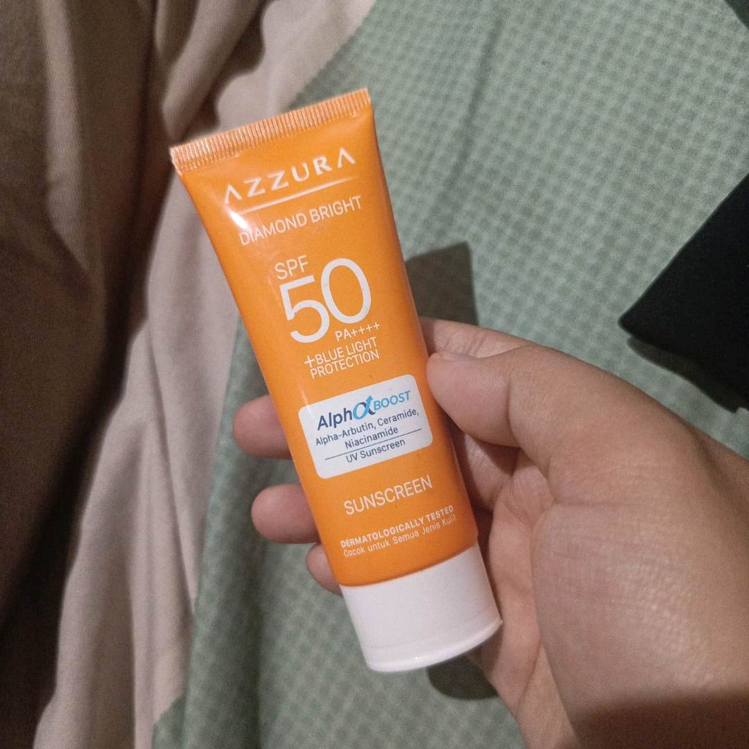 Diamond Bright Sunscreen SPF 50 PA ++++ imgfdn-c1936b34-2b3b-4122-b287-991a66a2a49a