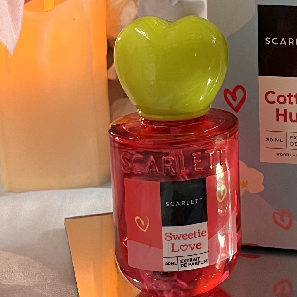 Sweetie Love Extrait De Parfum imgfdn-dcc7625f-f593-4349-aa6e-b12282f8749f