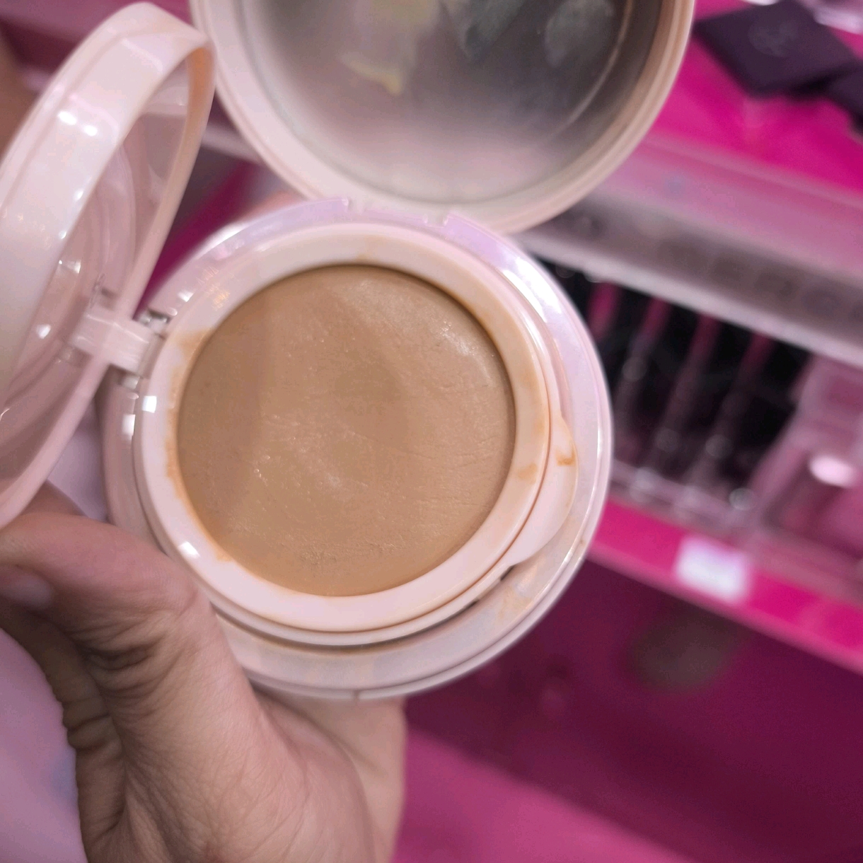 Moon Glow 2-in-1 Cushion Foundation & Concealer - Beige Foundation and Vanilla Concealer imgfdn-83171aed-e113-49cc-b4e1-e211ce94884d