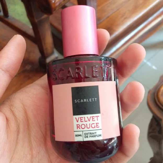 Velvet Rouge Extrait De Parfum imgfdn-645b1f3c-eaf2-49f7-be94-fde9d825b530