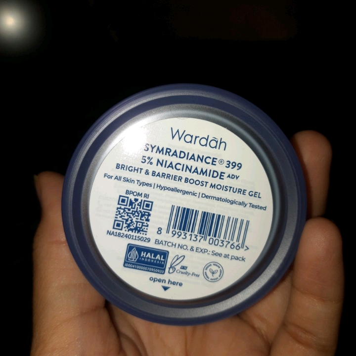 SymRadiance ® 399 Bright & Barrier Repair Moisture Gel imgfdn-79bdc6a3-5cfe-4f01-8f77-e0297202d8ab