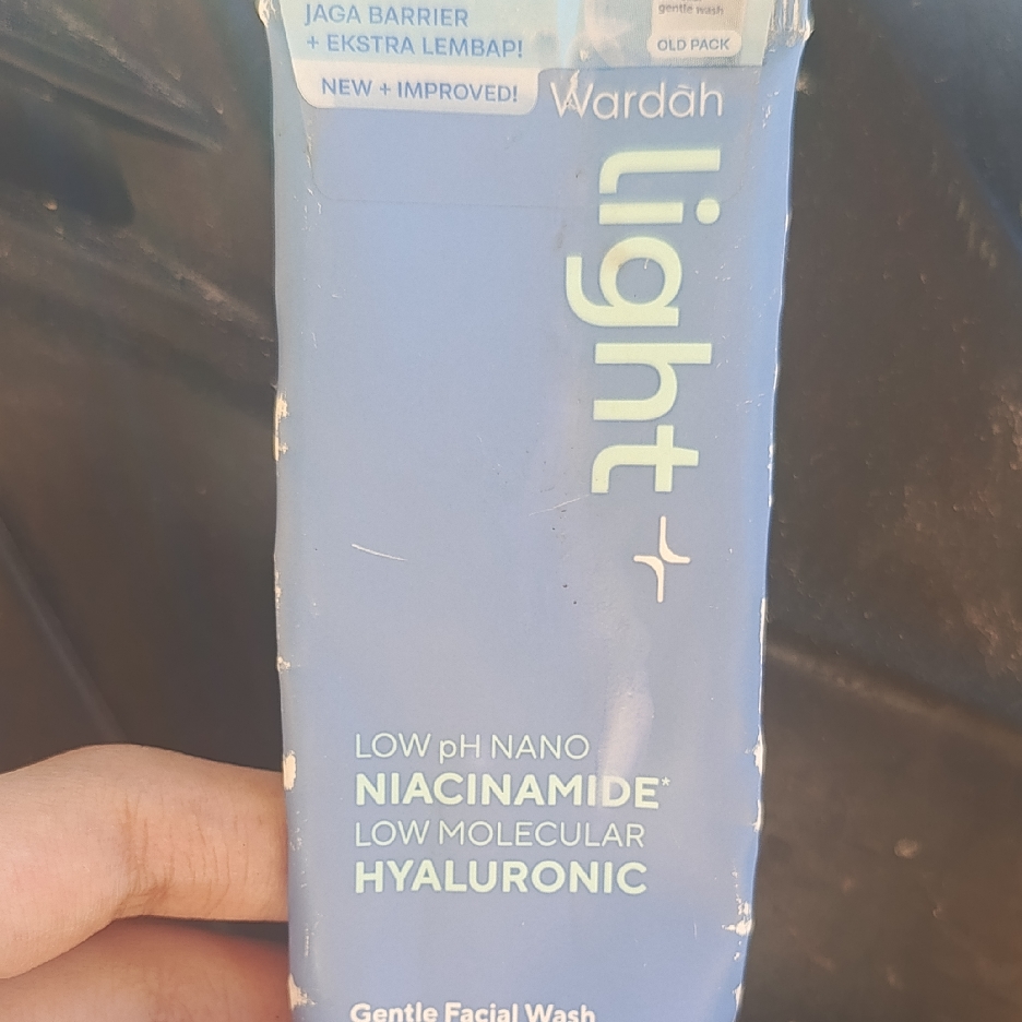 Light+ Low pH Nano Niacinamide Hyaluronic Zinc Whip Facial Foam imgfdn-5cc704b0-fa9e-45ef-b881-b177e21e1efc